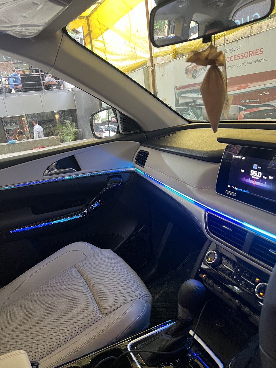 XUV700 Specific Ambient Light